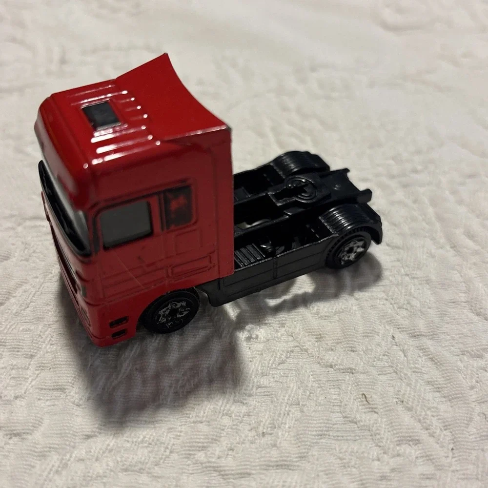 MATCHBOX (2005) DAF XF95 SPACE CAB TRUCK RED 1:86 104